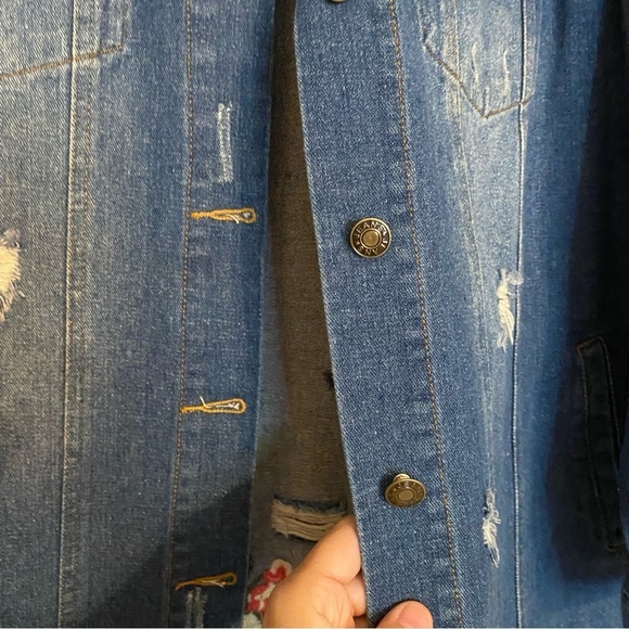 Velzera Embroidered Floral Distressed Denim Jean Jacket Size L - NWT - Picture 9 of 16